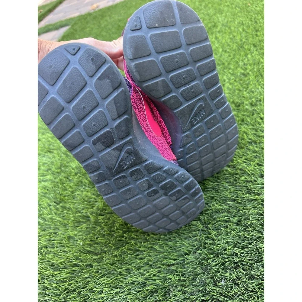 Nike Roshe Run Print 599432-561 Pink Purple Women's Size 9 Running Shoes
